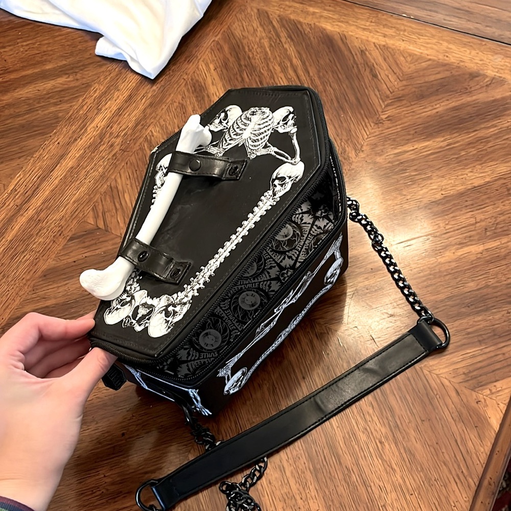 [Kreepsville 666] Coffin Purse